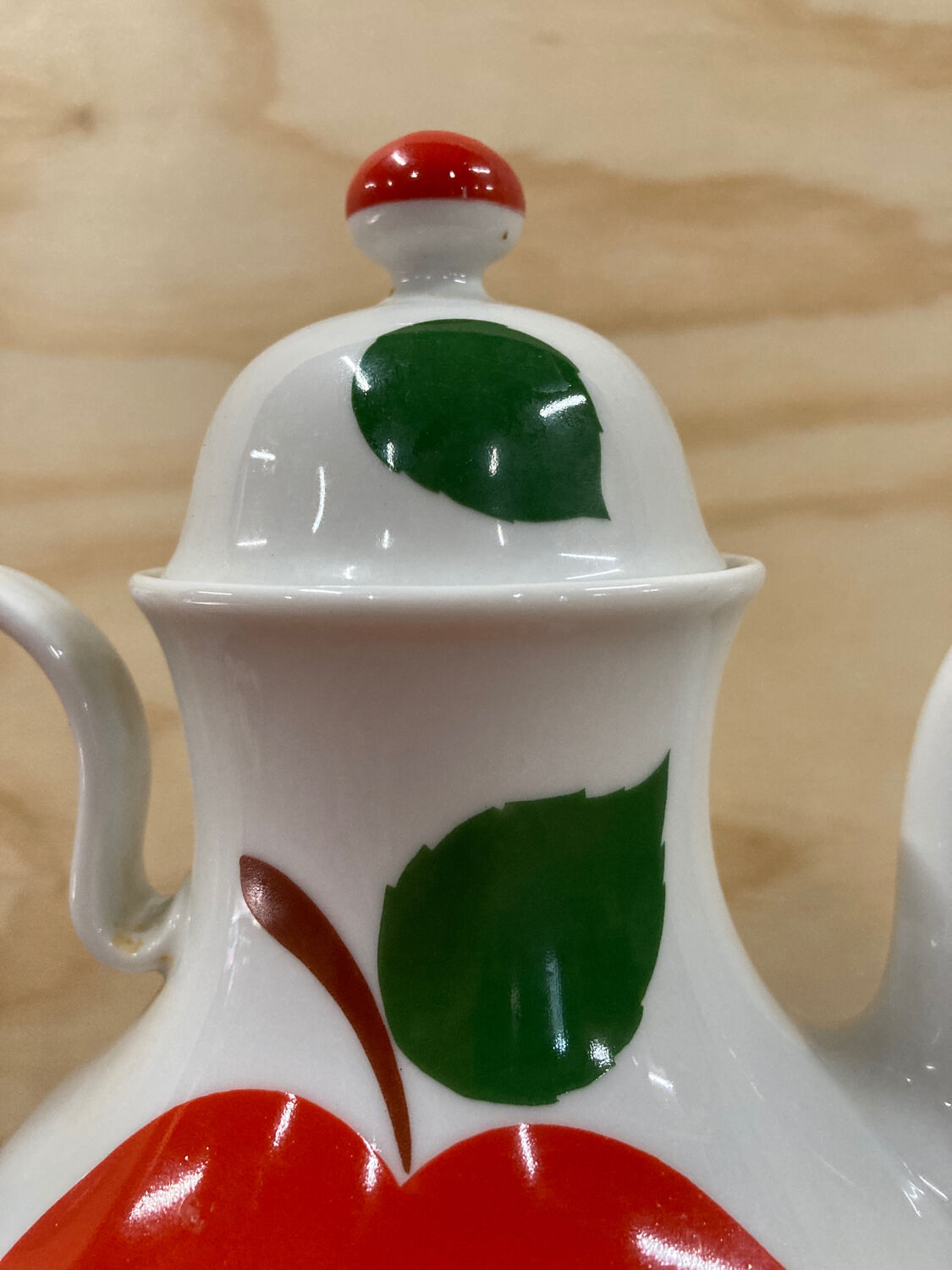 Vintage German Seltmann Bavaria Apple Teapot / fruit