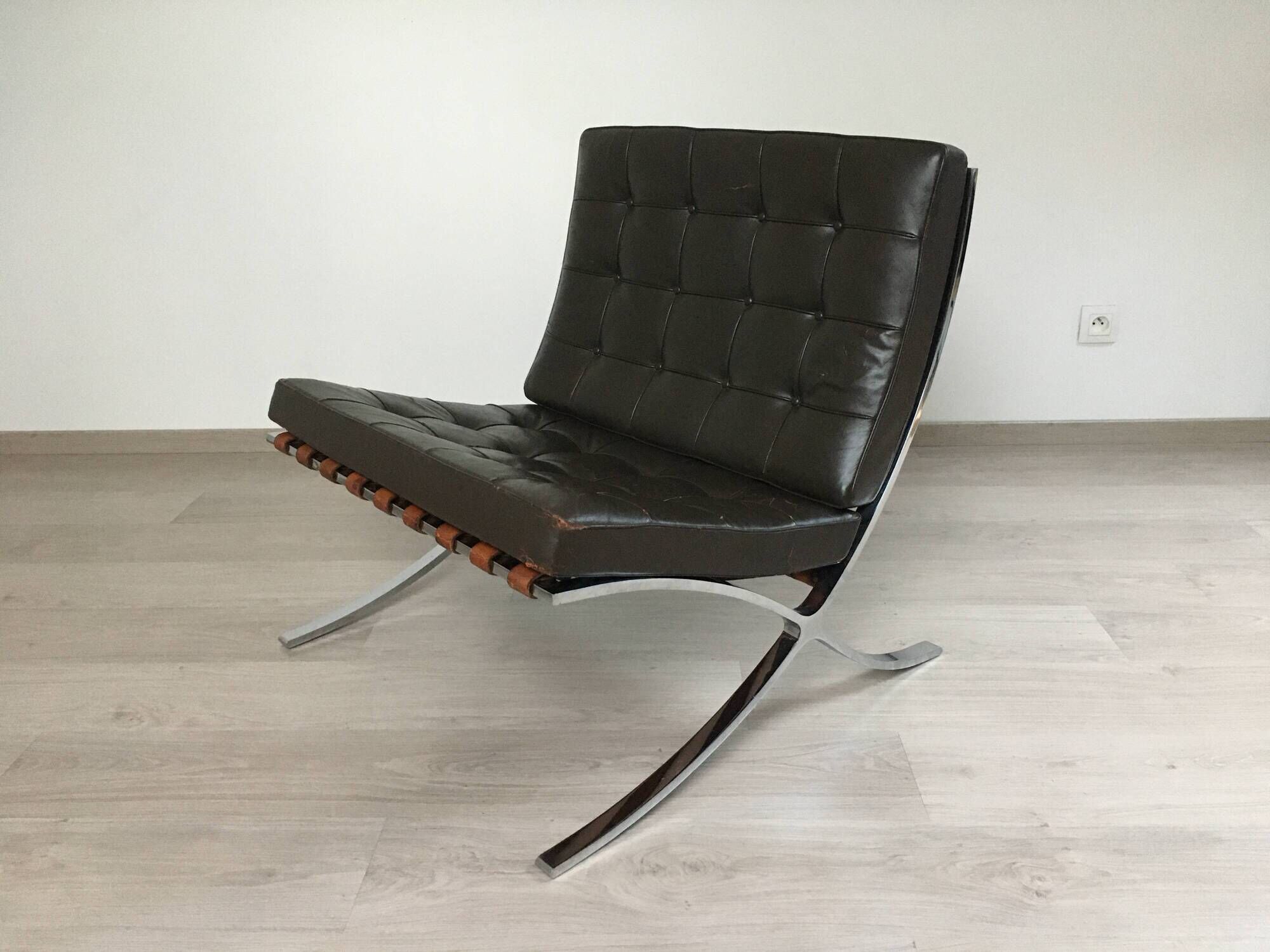 Barcelona armchair by Ludwig Mies van der Rohe for Knoll 1980