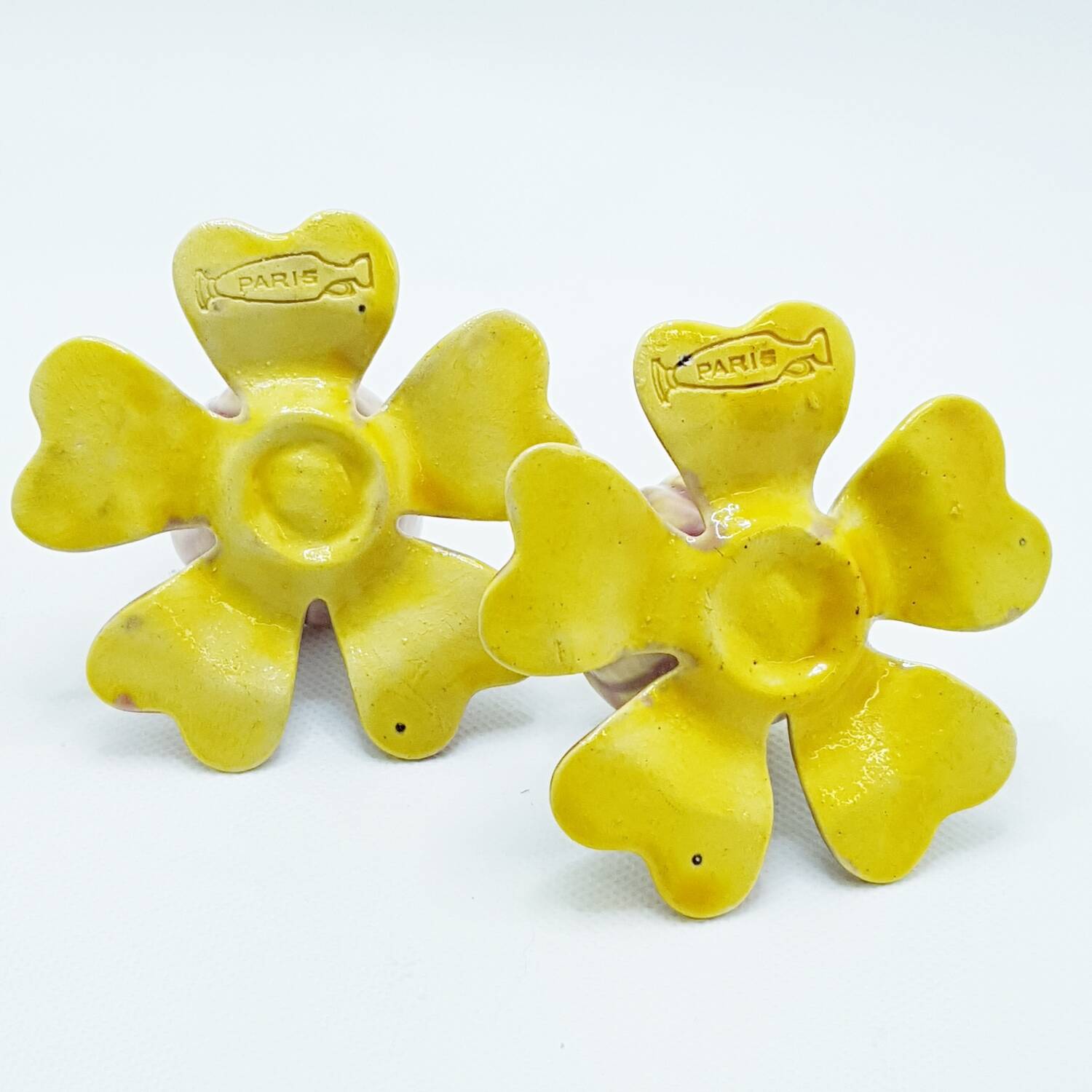 Salières fleurs en métal émaillé