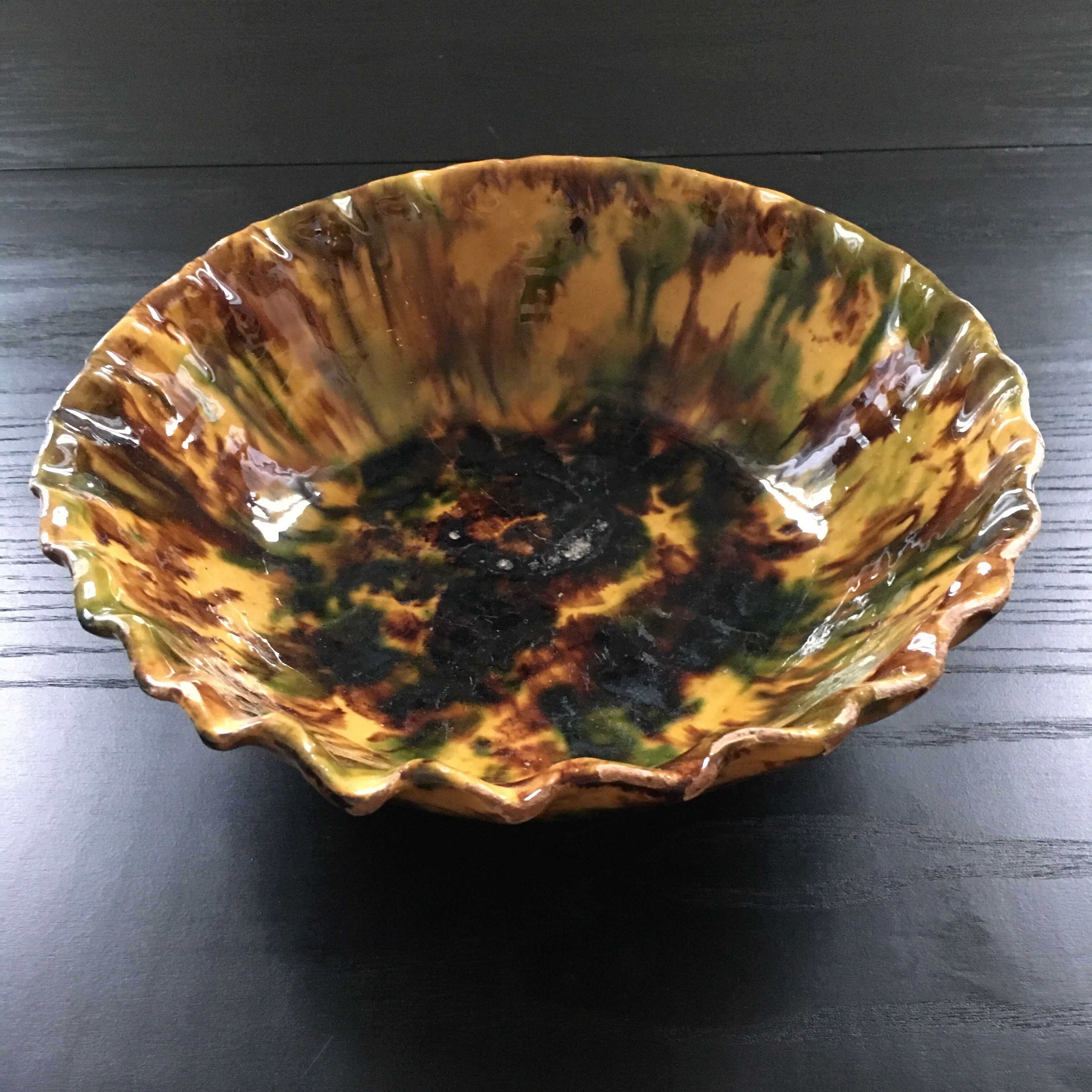 Flame-shaped corolla cup