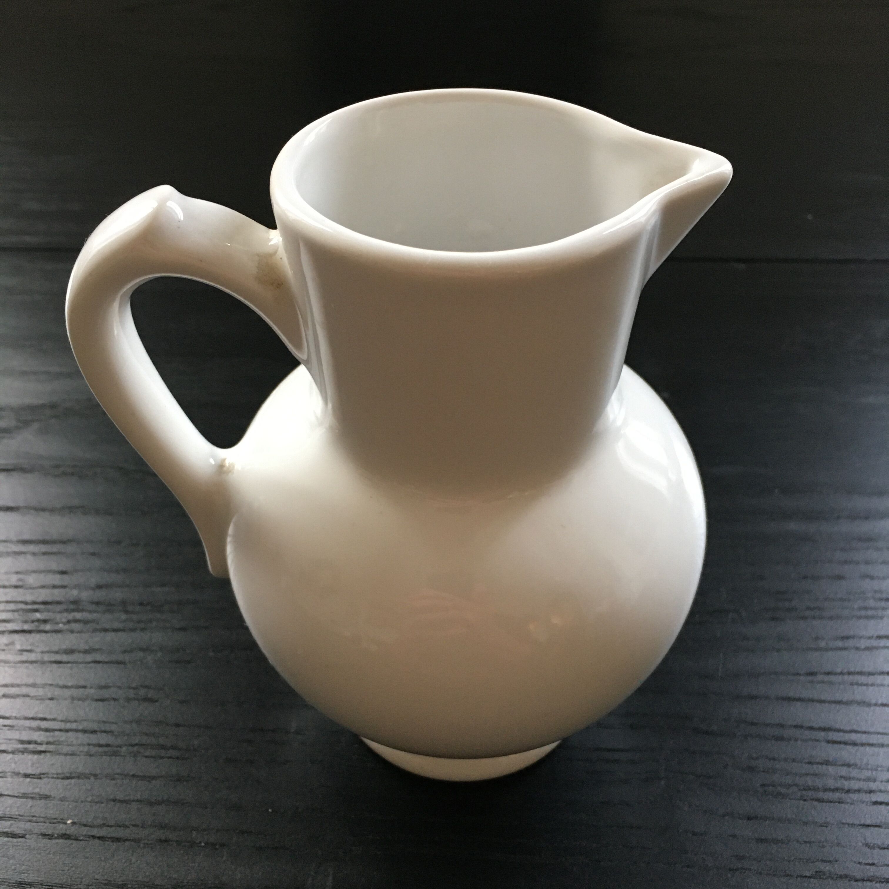 Classic white pitcher 50cl