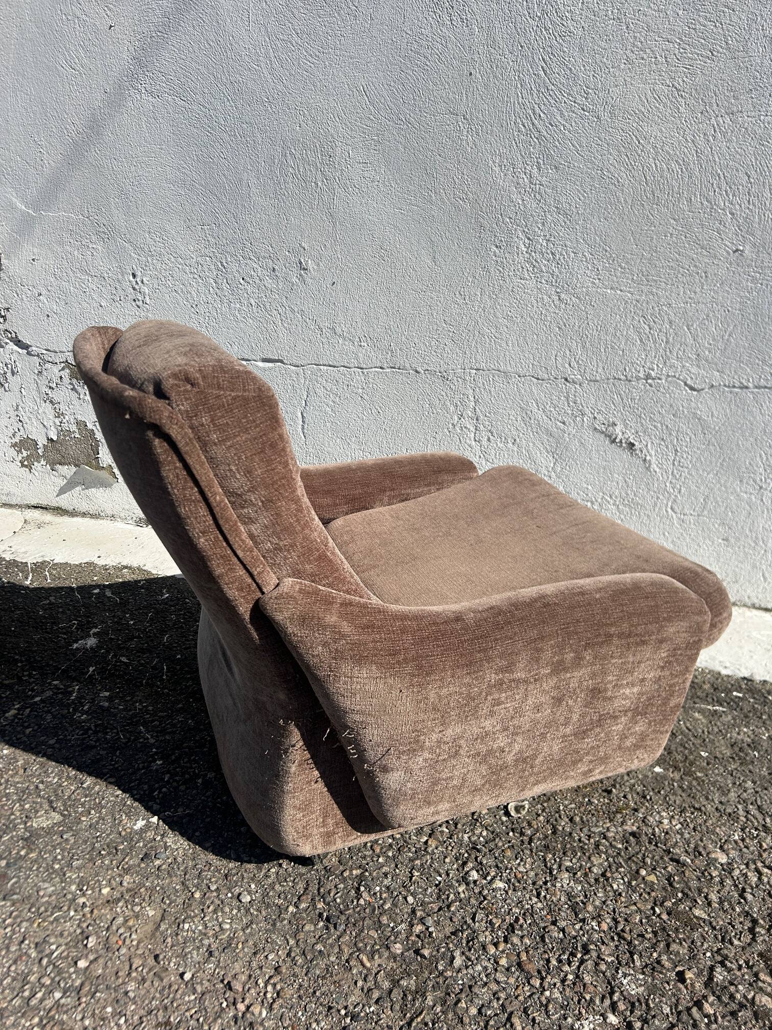 Michel Cadestin armchair and ottoman for Airborne