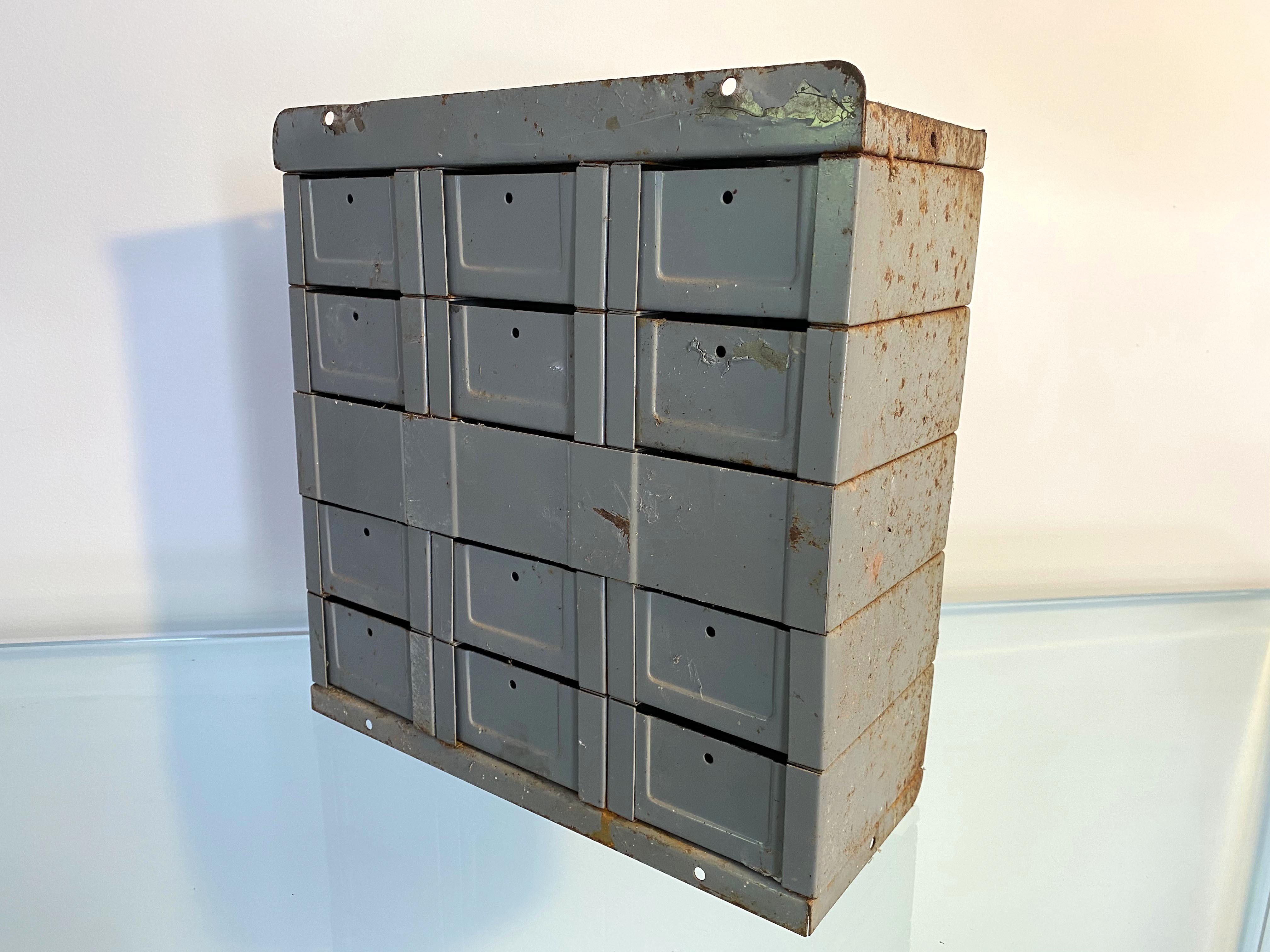 Small industrial workshop furniture