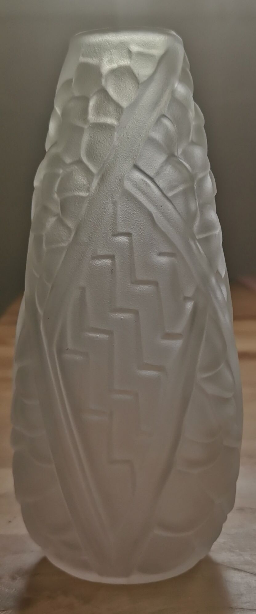 Vase art deco pressed glass