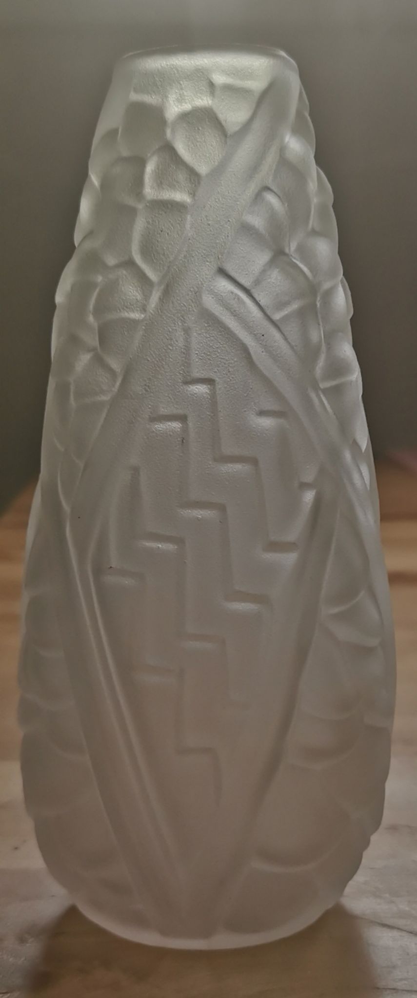 Vase art deco pressed glass