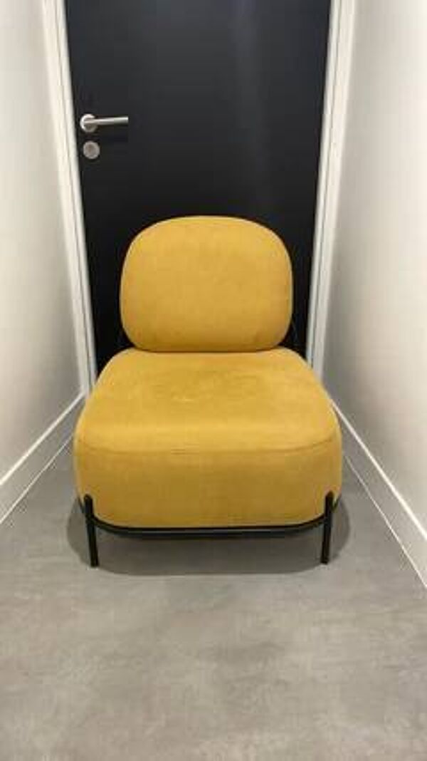 Fauteuil en tissu avec pieds en métal - Polly