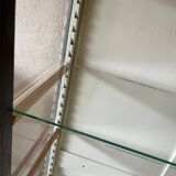 Ancienne vitrine en bois vitrée