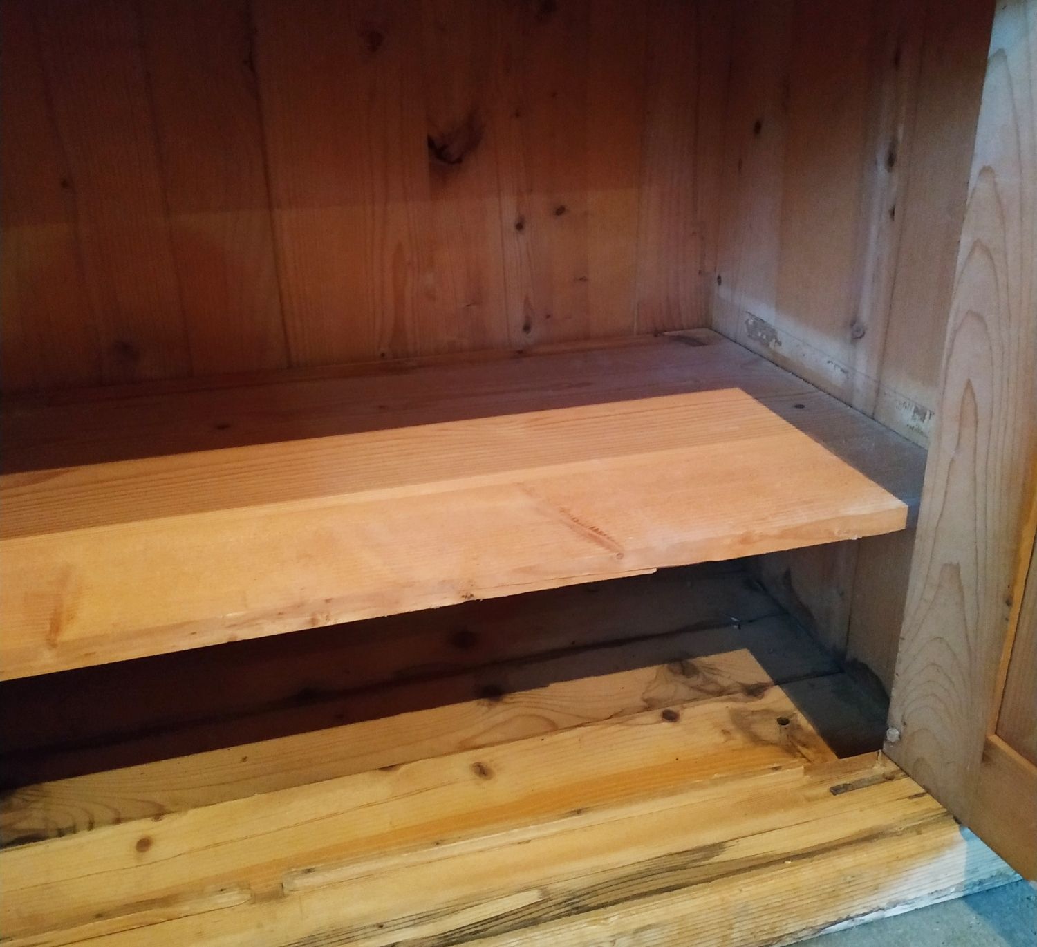 Patinated buffet (pastry furniture)