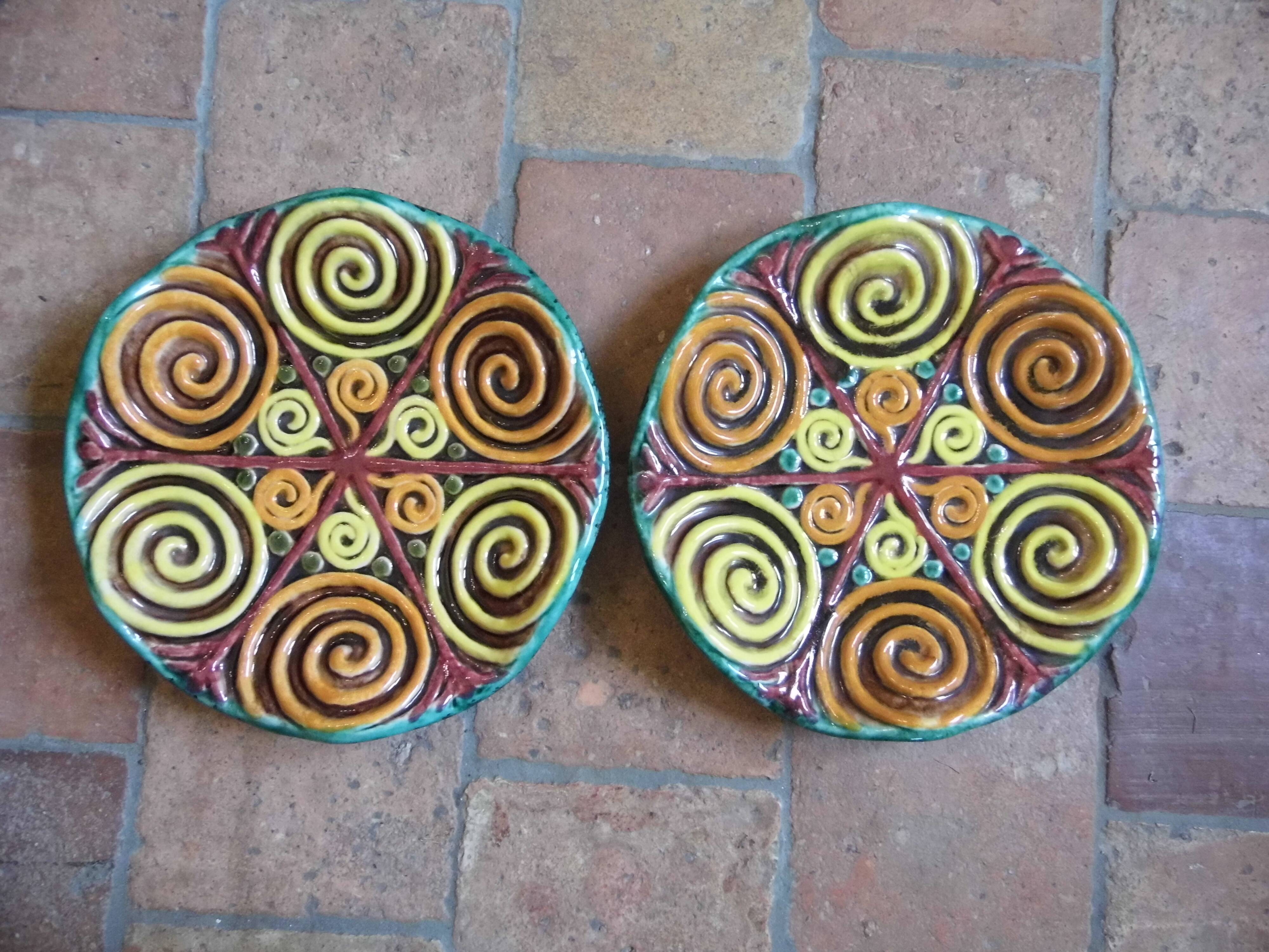 Pair of plates or dishes in Quimper earthenware, HB, René QUILLIVIC