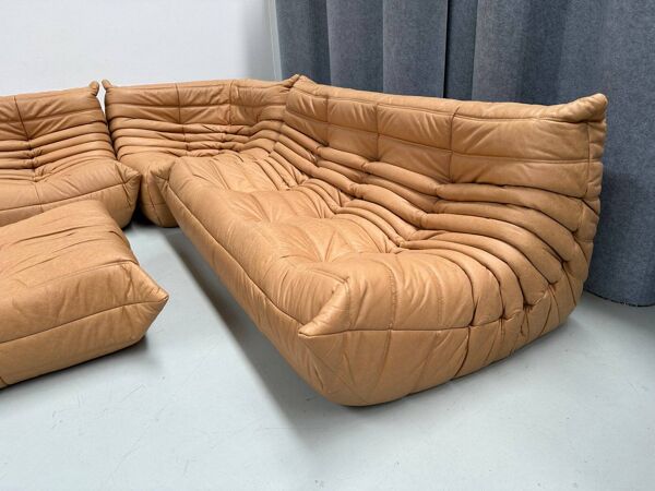 Ensemble de salon Togo en cuir marron camel français, attribué à Michel Ducaroy pour Ligne Roset, ensemble de 4 pièces