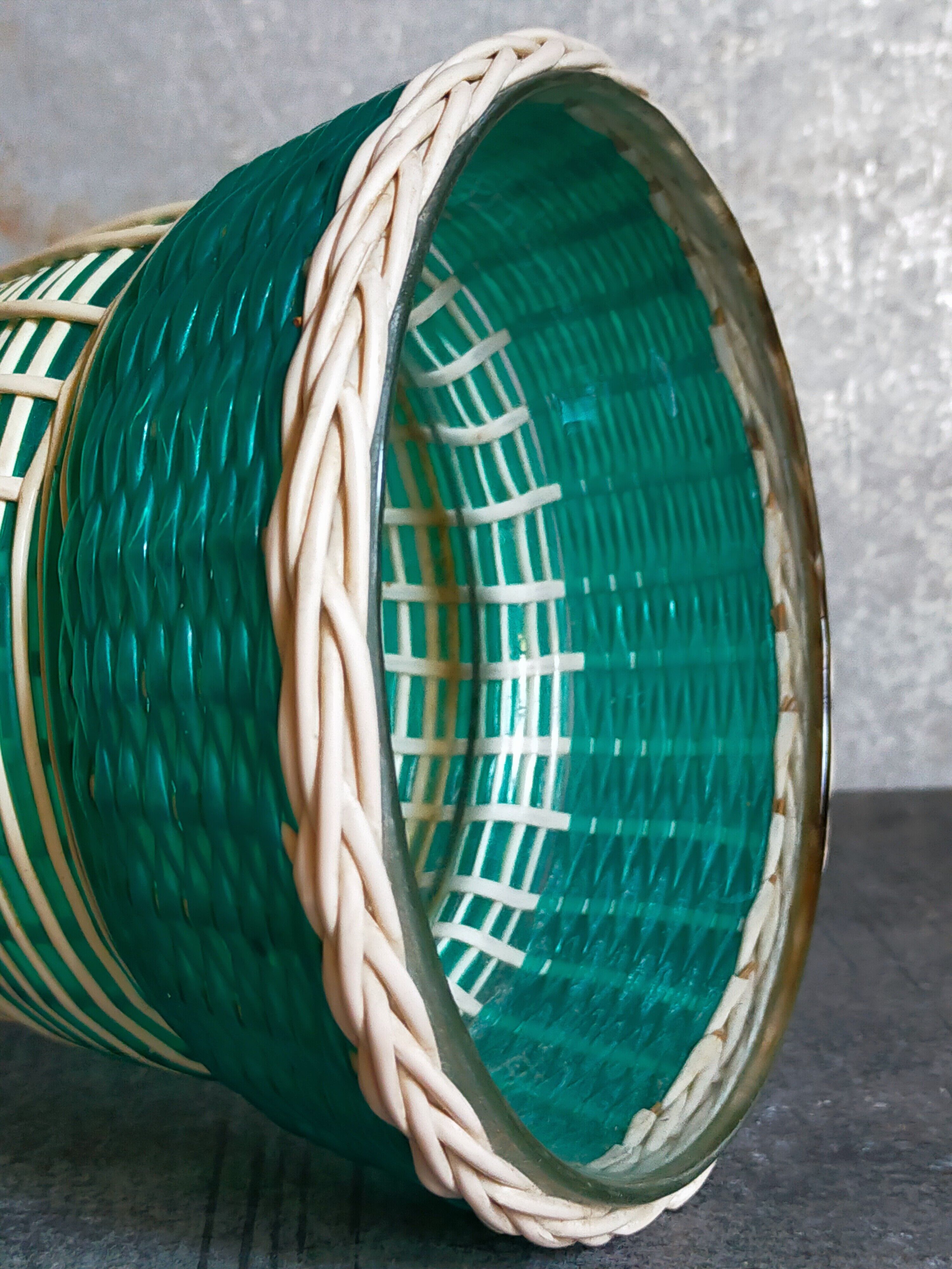 Glass vase and braided scoubidou thread 50s