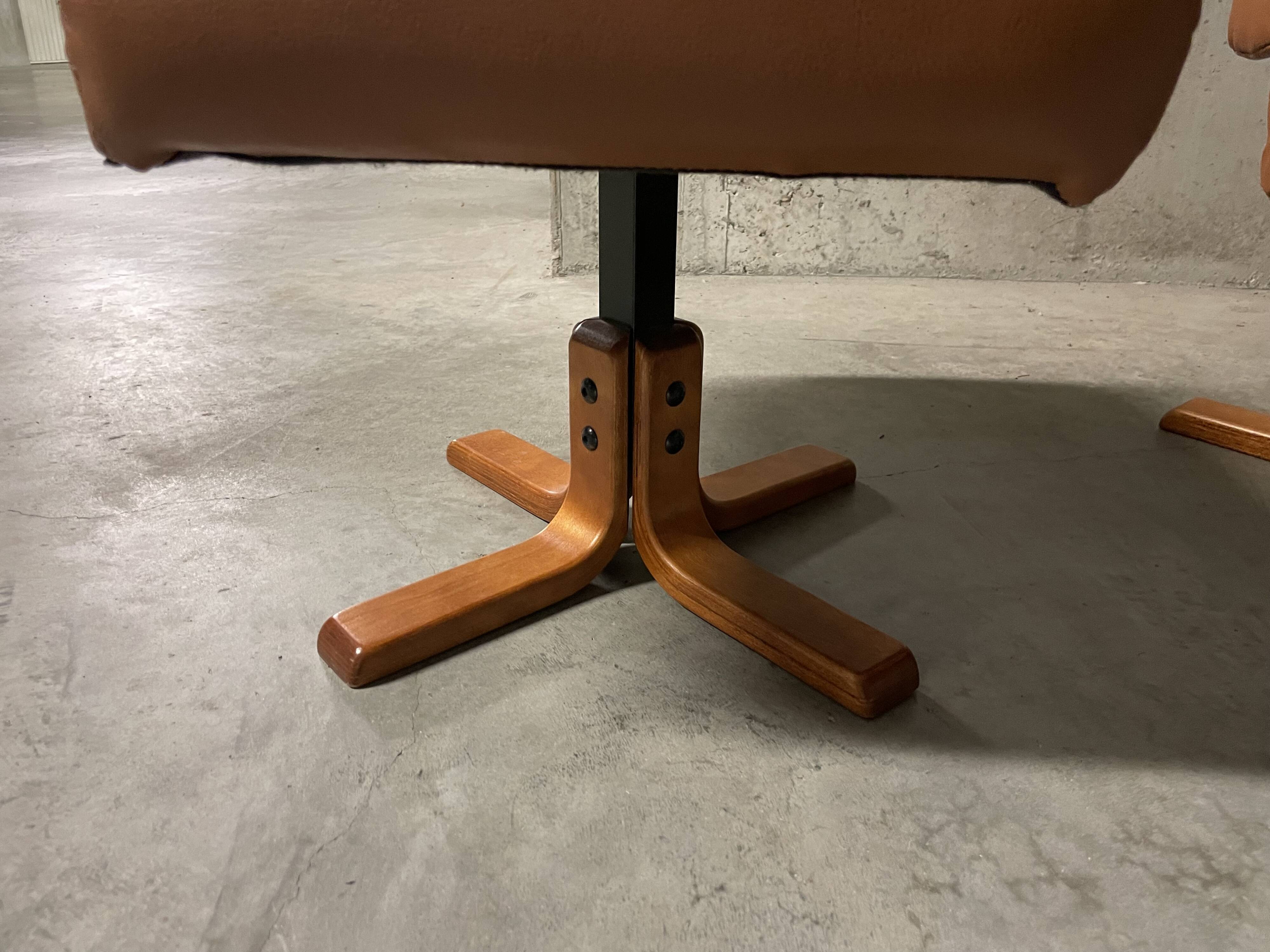 Unico leather armchair and ottoman