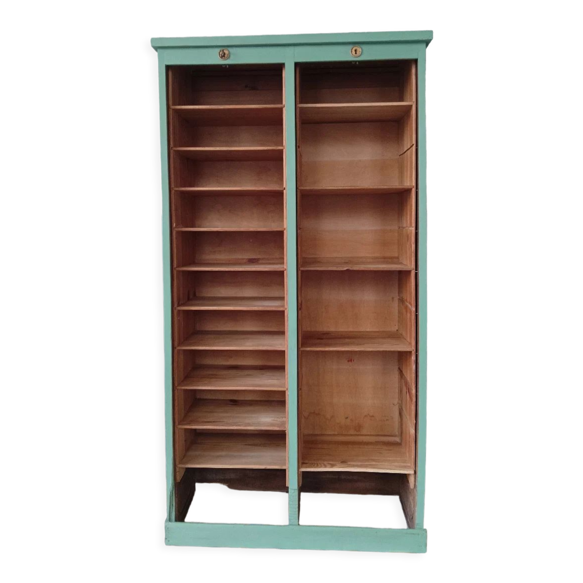 Locker cabinet