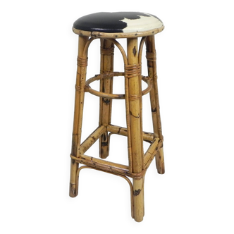 Tabouret de bar en bambou avec assise en simili-cuir imprimé vache, années 1950