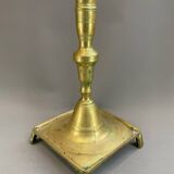 Bougeoir espagnol en laiton, vers 1700