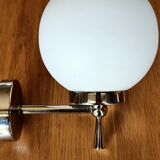 Paire d'appliques globes opaline