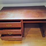 Solid cherry wood desk with 1 block and 3 drawers.