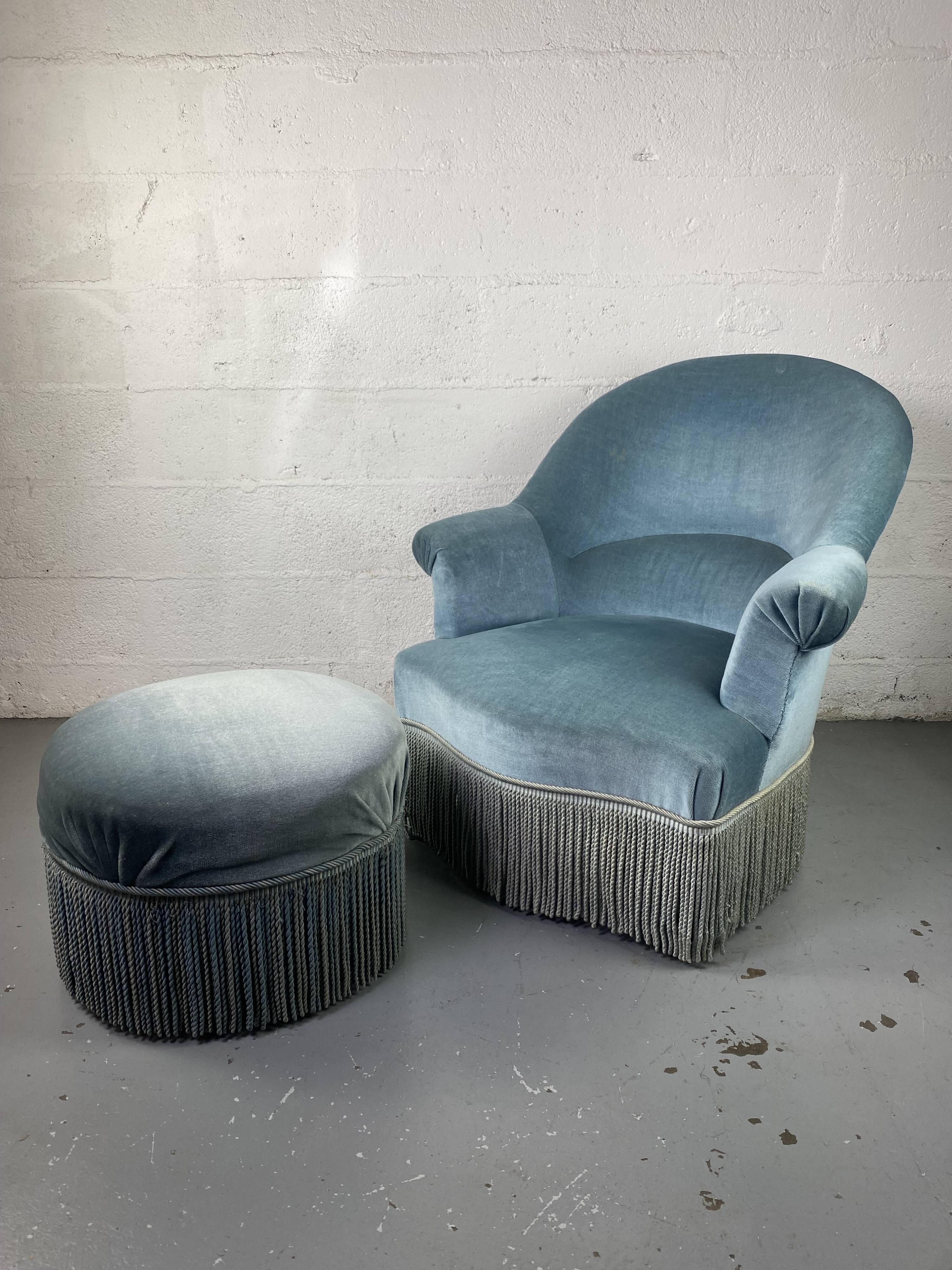 Blue toad armchair and its footrest