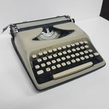Portable Polyjo Super 75 typewriter