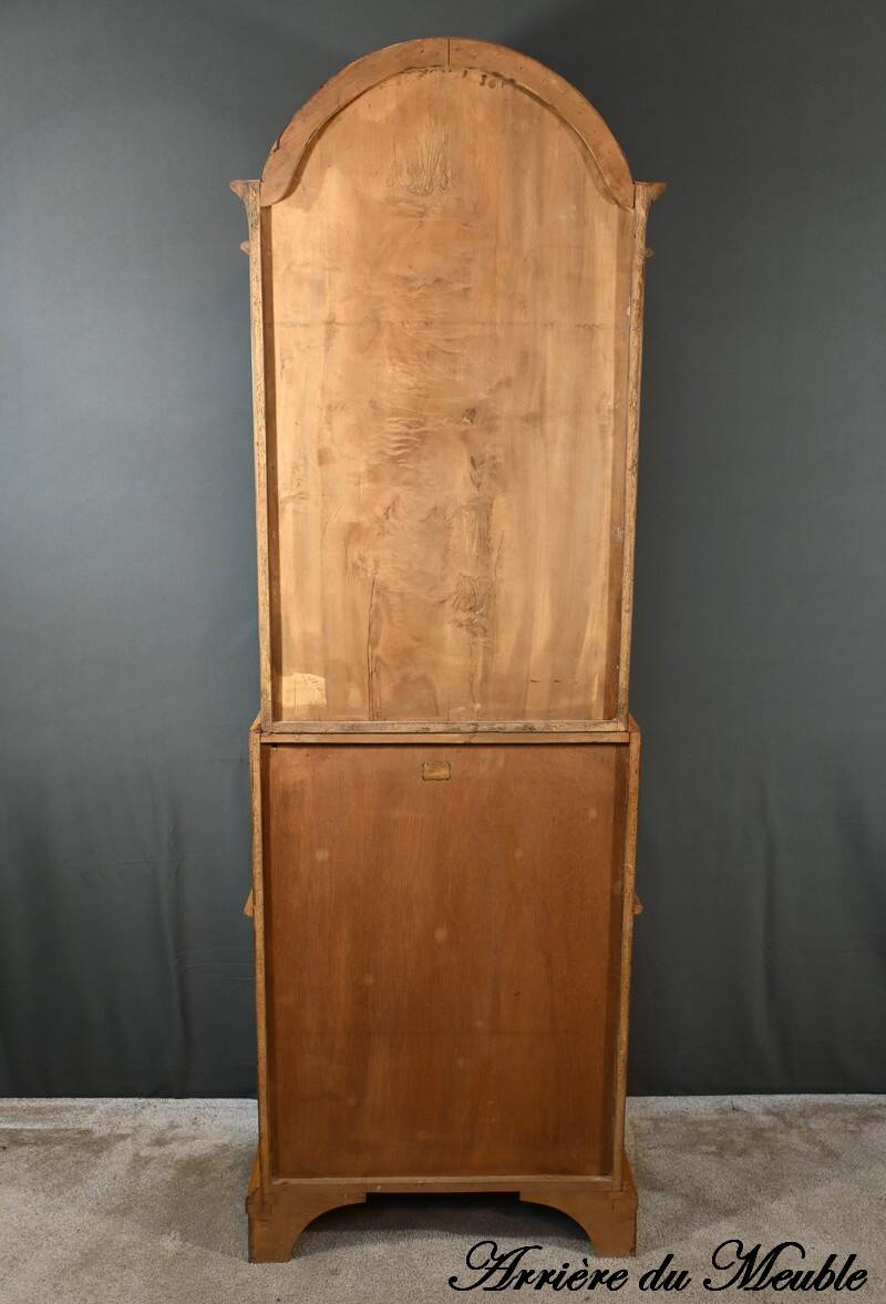 Scriban Showcase in Blond Mahogany, England – 1960