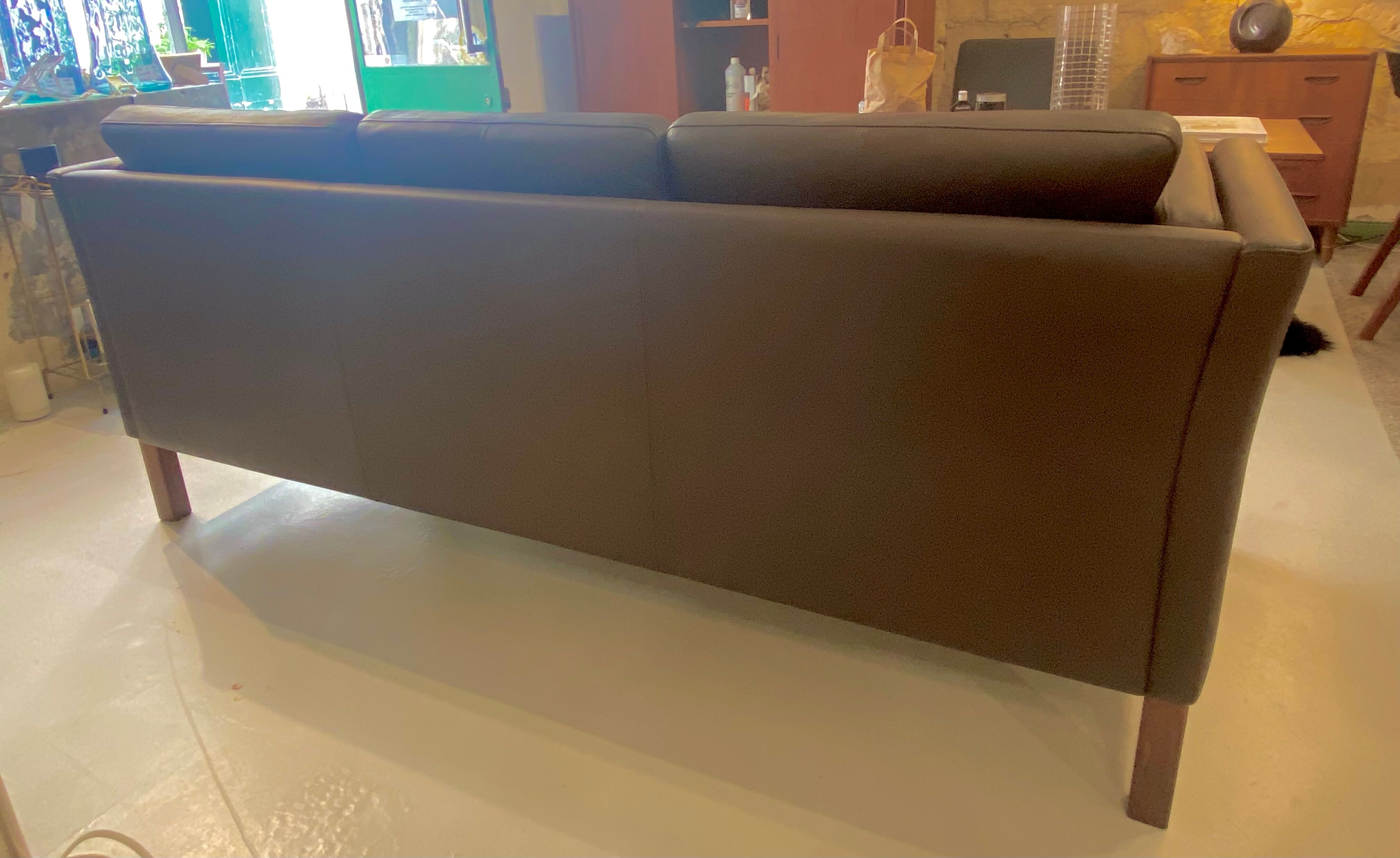 Danish leather sofa 3 places