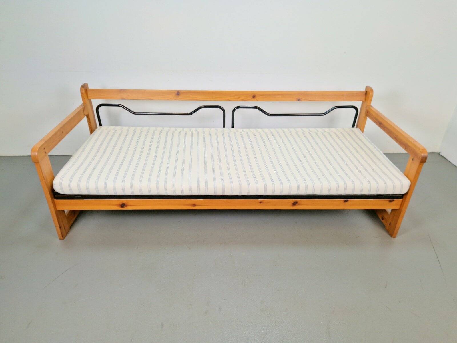 Lit de jour en pin scandinave moderne, années 1970