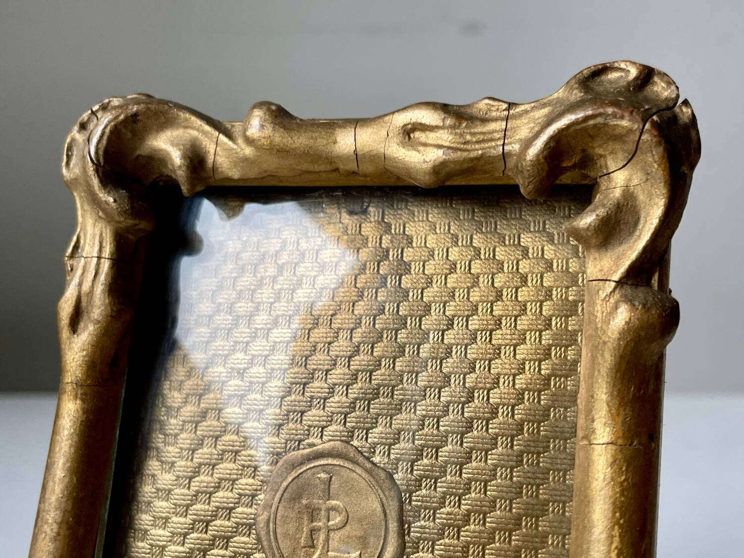 Antique art nouveau gilded wooden frame  11.5 cm x 8.5 cm convex glass