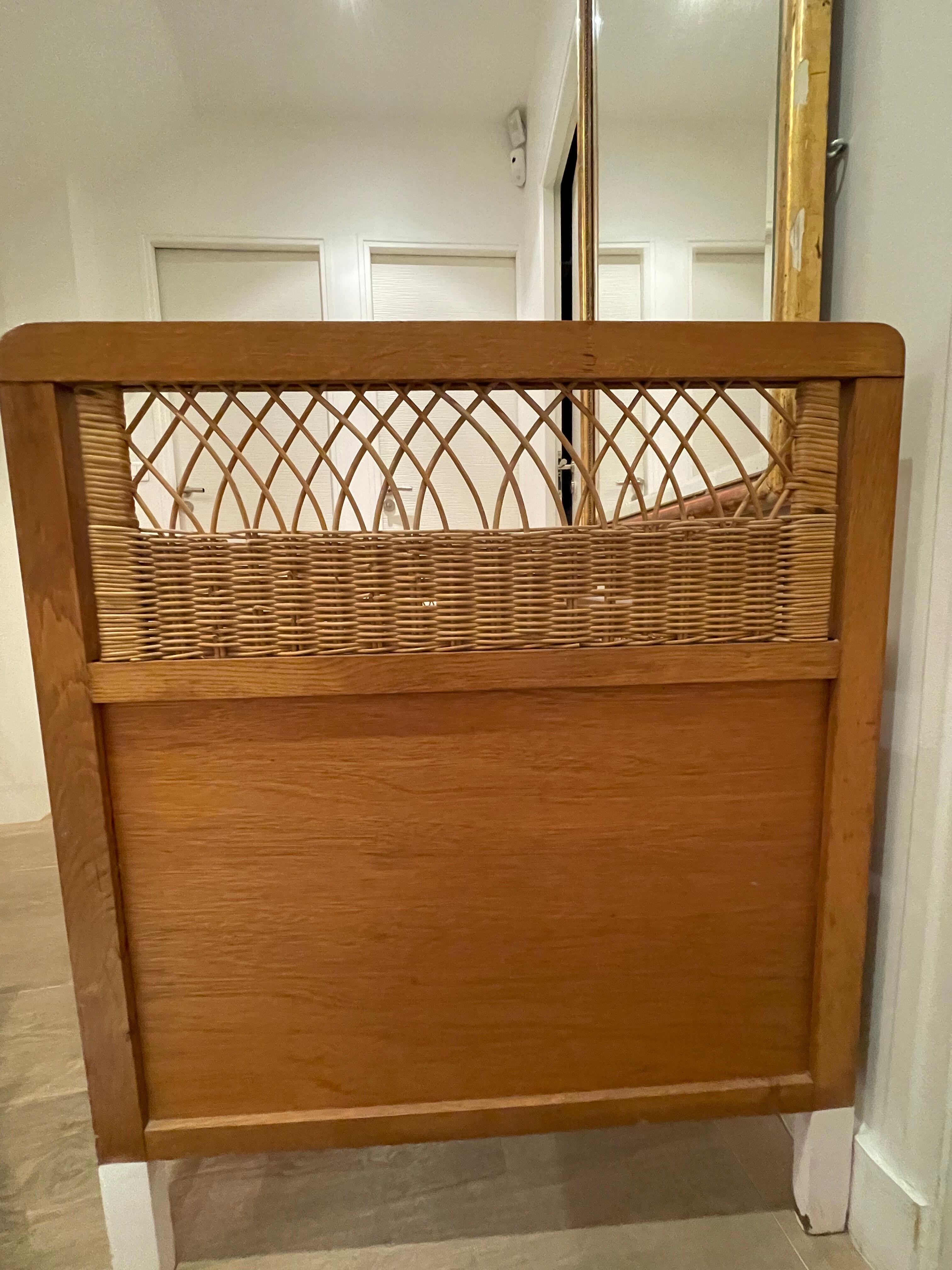 Children's bed wood and rattan