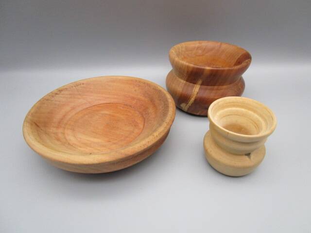 Set of 3 pieces in turned wood