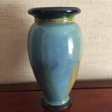 Vase en verre bleu marbré jaune