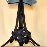 Lampe Art Nouveau en fer forgé et abat-jour en verre opaque bleu