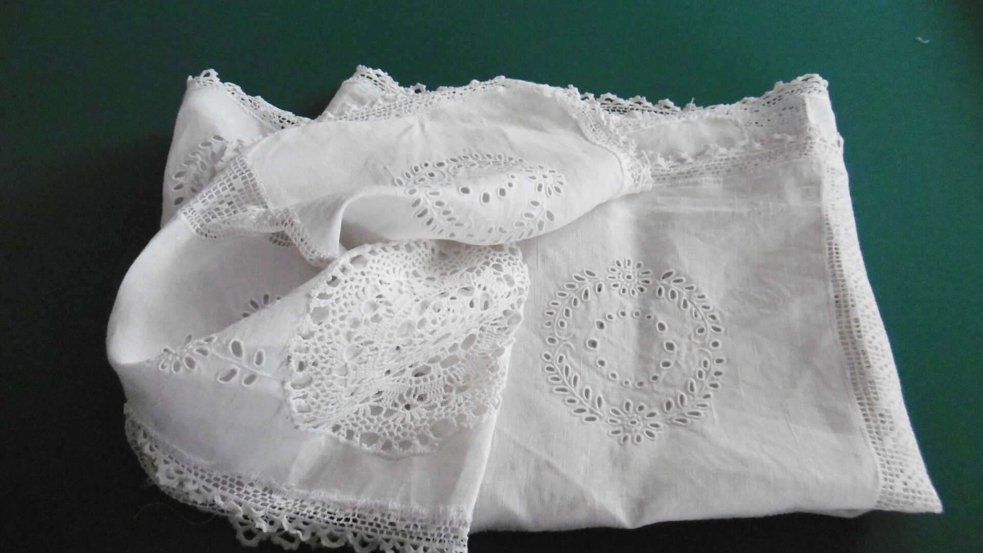 Teacloth overnappe or curtain linen lace hand