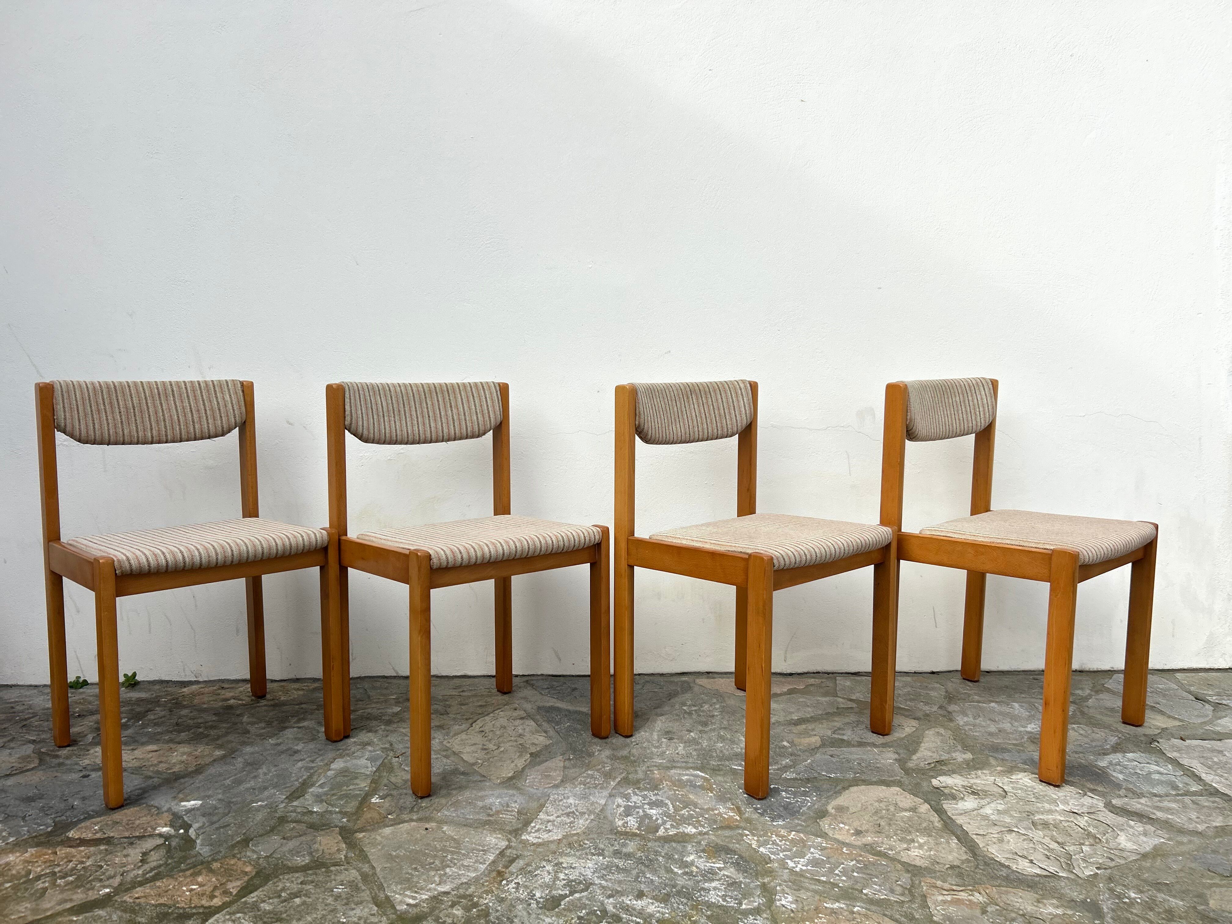 Set of 4 vintage chairs