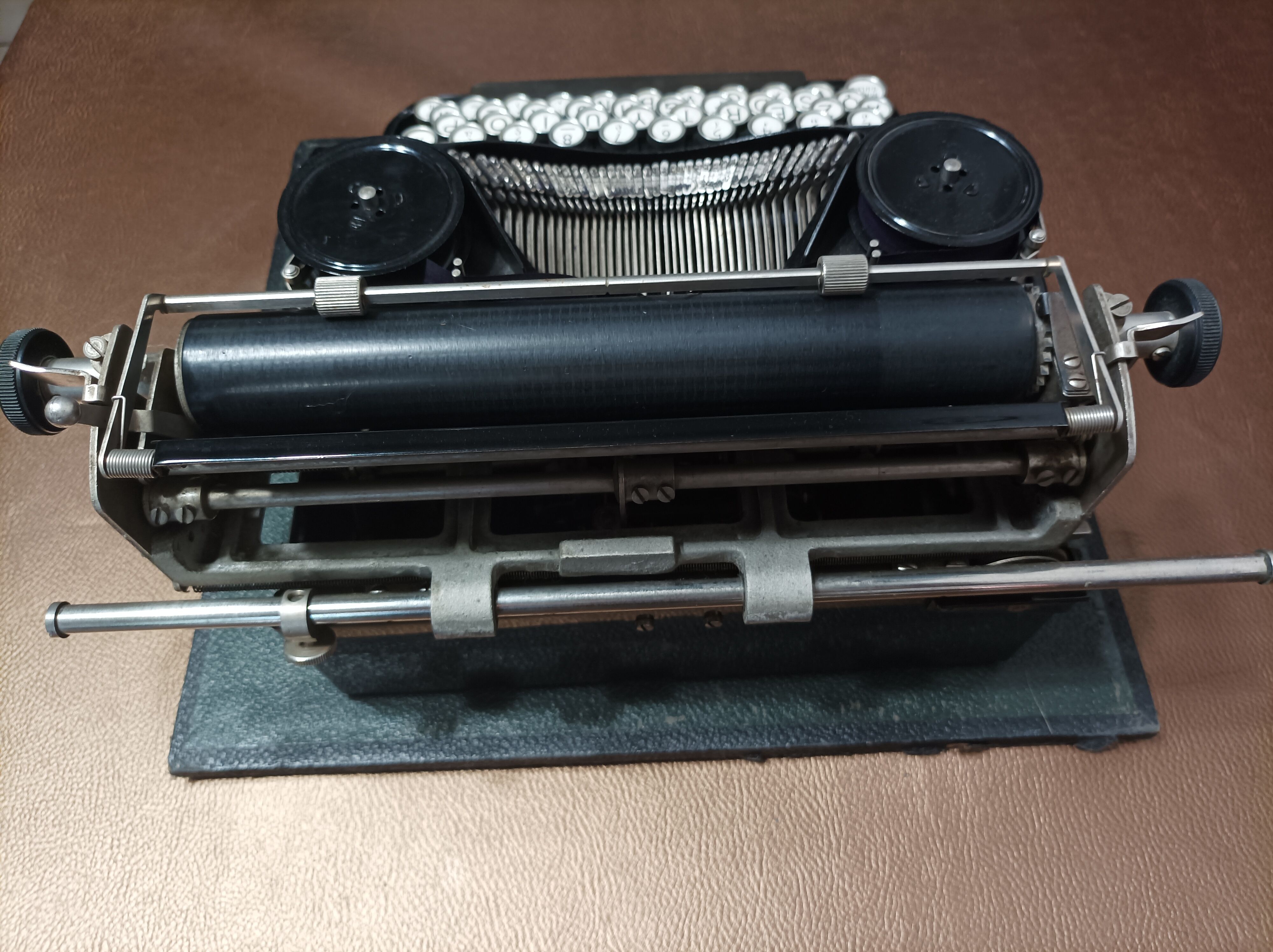 Olympia model Filia, typewriter 30s/40s Functional