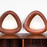 Paire d’appliques Italiennes en teck et opaline par Goffredo Reggiani 1960.