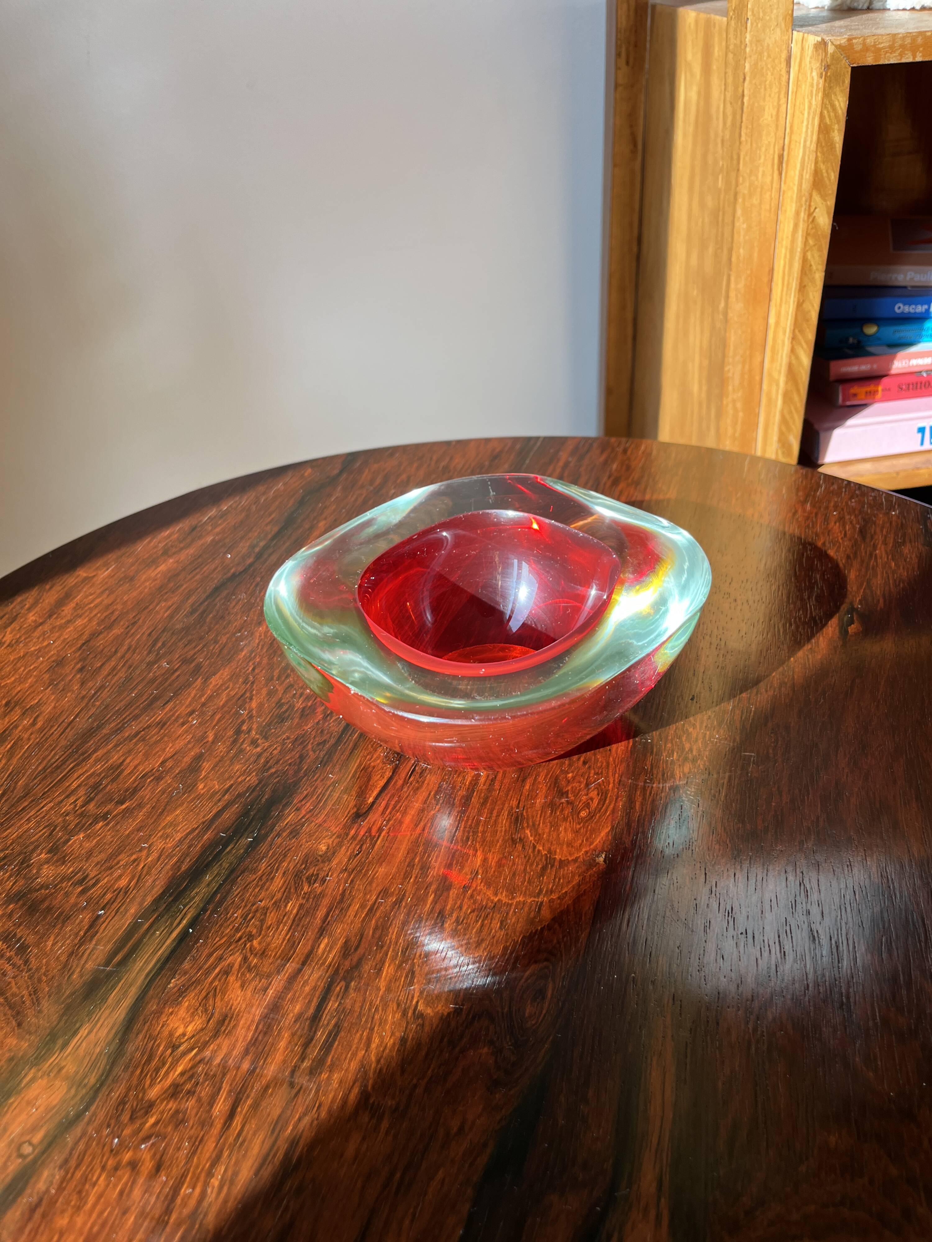 Alessandro Mandruzatto, Sommerso. Murano glass ashtray.