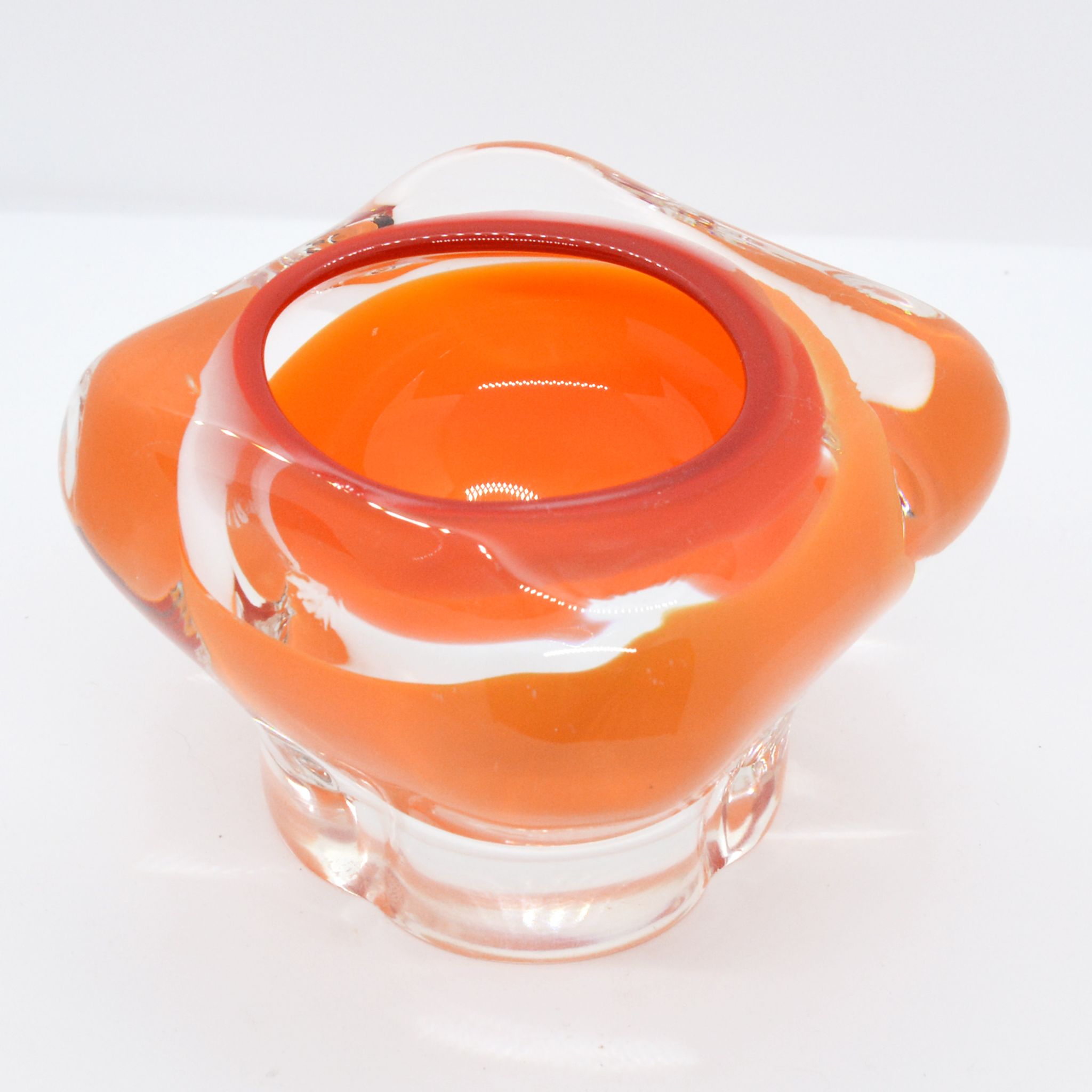 Organic ashtray bowl designed by Karel Wünsch, Czechoslovakia of the 1960s