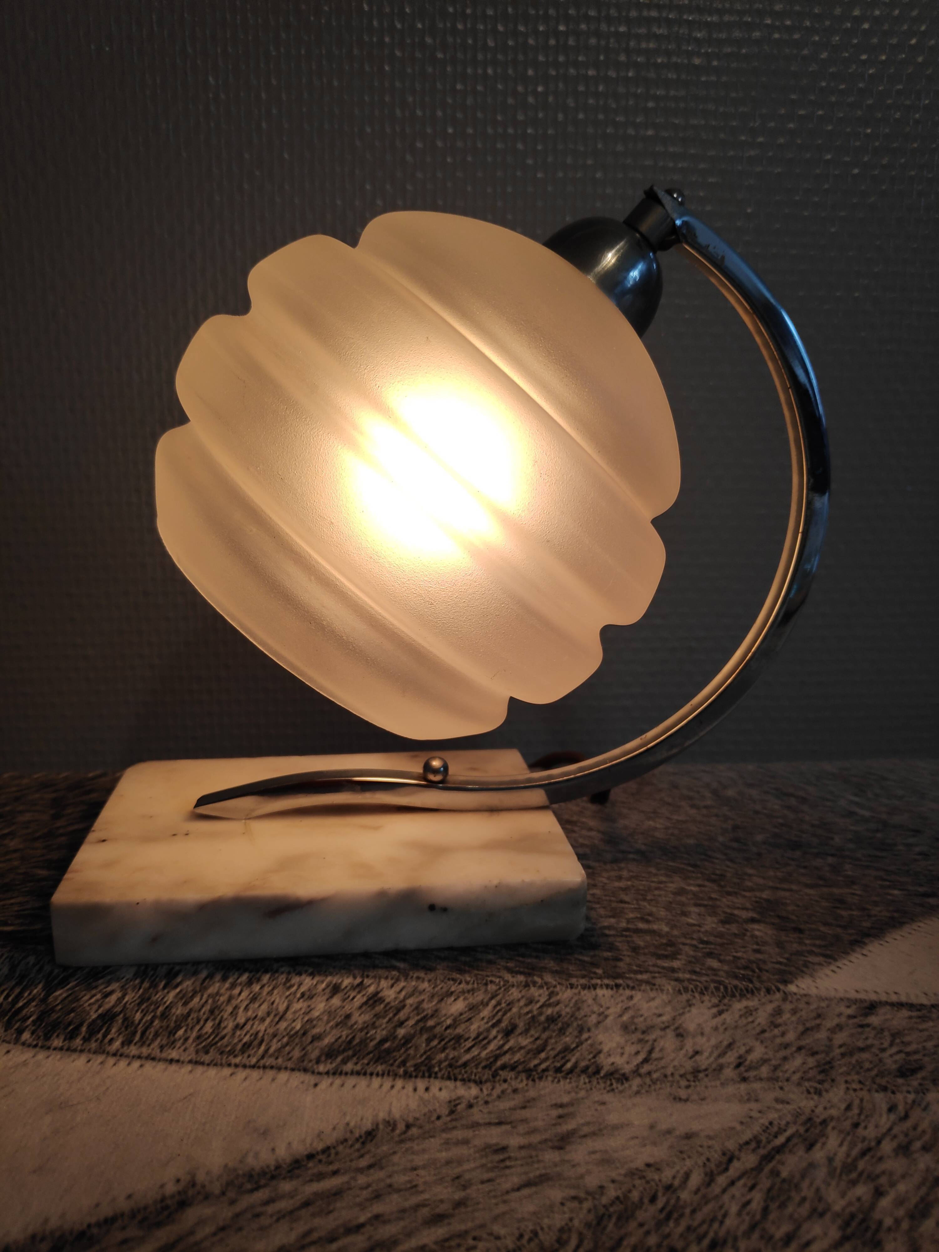 Art deco lamp white marble base, satin frosted glass tulip