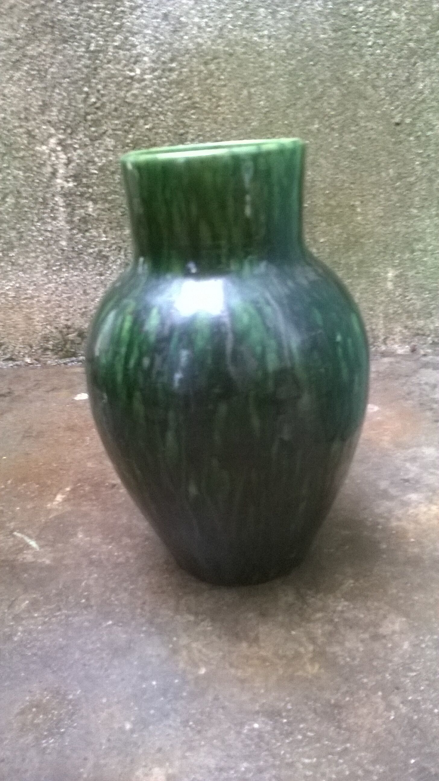 Accolay ceramic vase