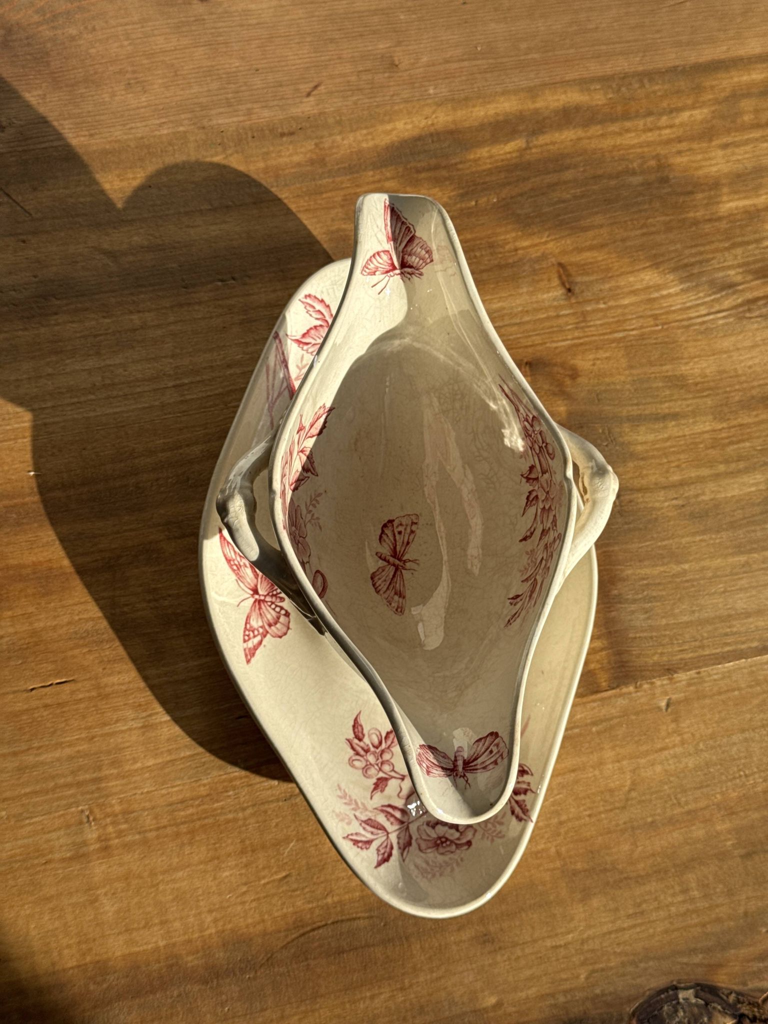 Saucier ancienne en faïence rose de Badonviller modèle Jasmin