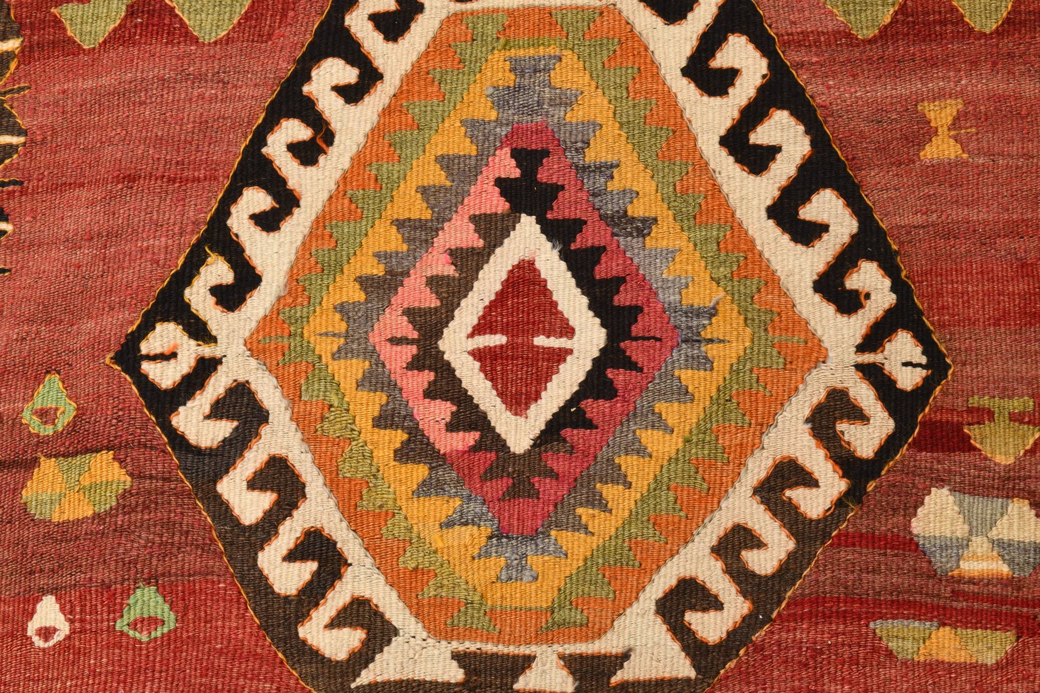 Red & Beige Oriental Vintage Kilim Runner Rug, 81x261Cm