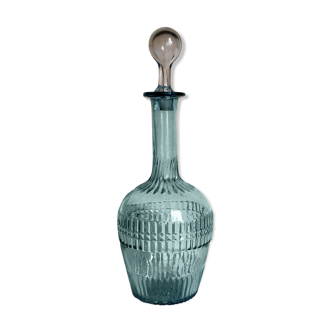 Carafe en verre bleu à picots vintage