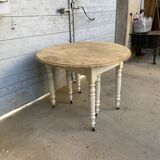 Round table with flap and extension