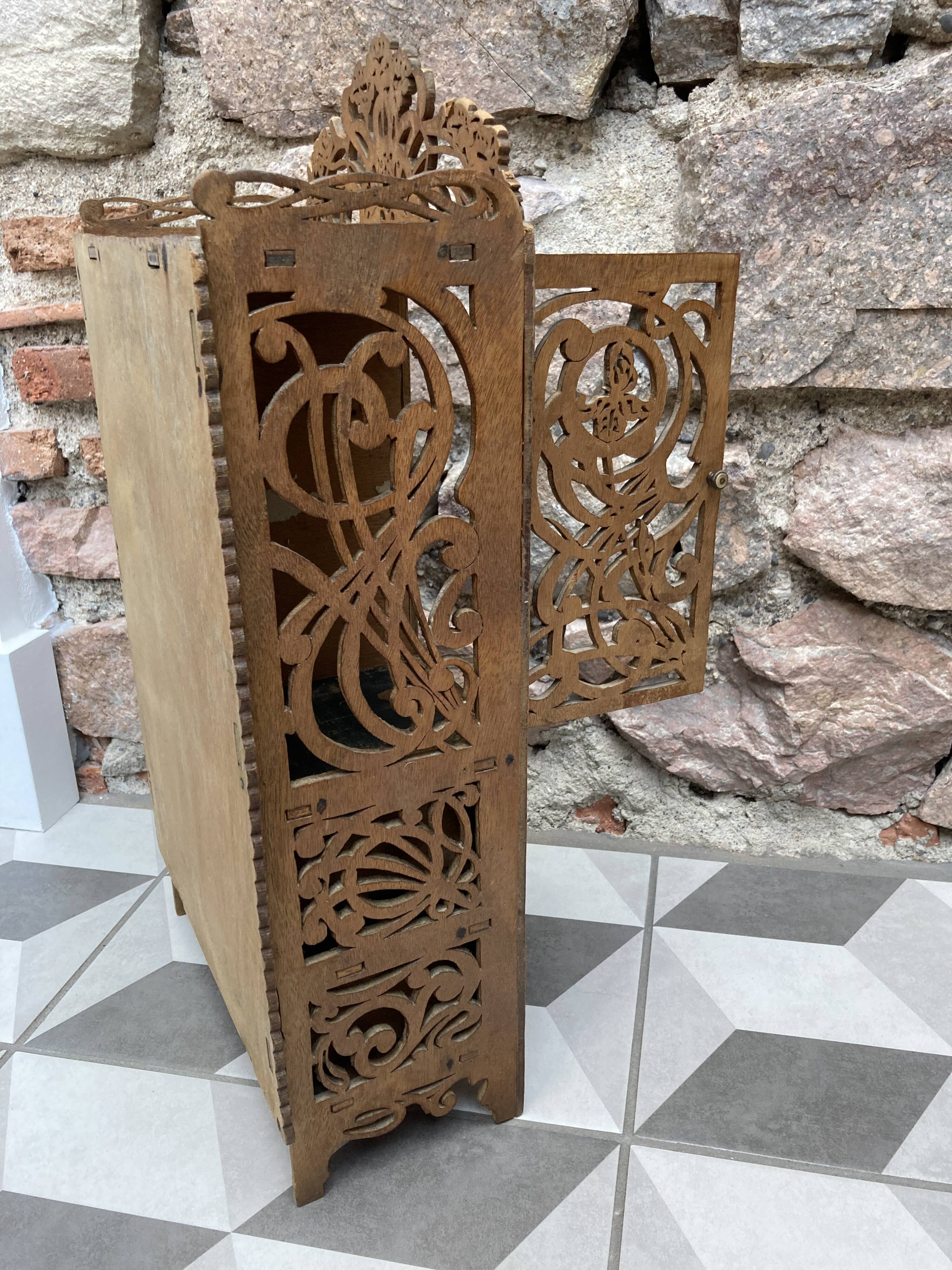 Art Nouveau doll's wardrobe