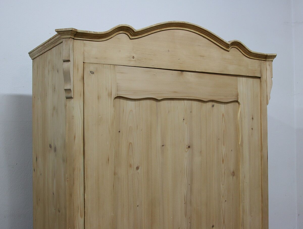 Armoire Ludwikowska du 19ème siècle