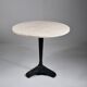 Table de bistrot/salle à manger en travertin vintage avec base en métal. (B)
