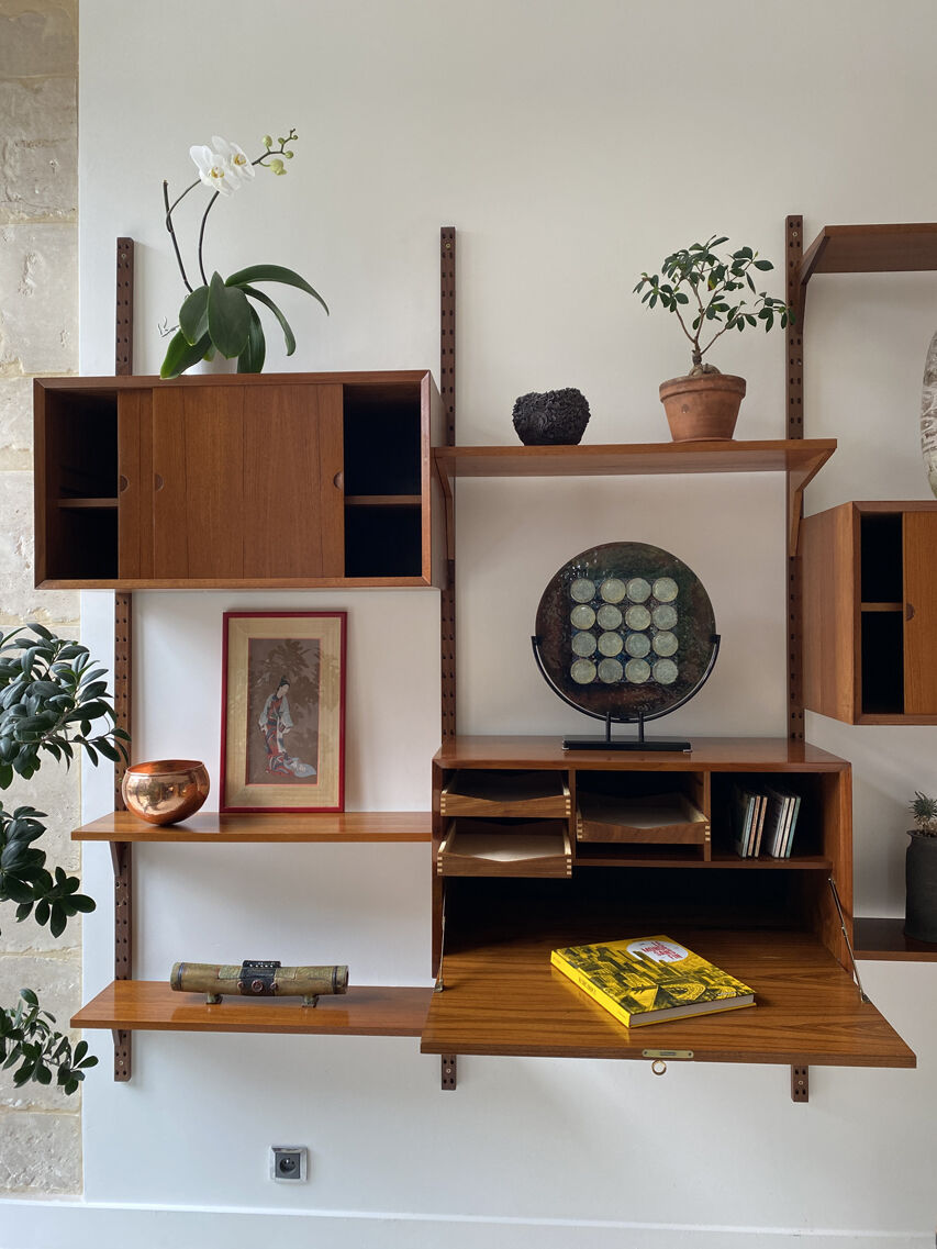 "Royal System" set of 4 teak columns, by Poul Cadovius 1970