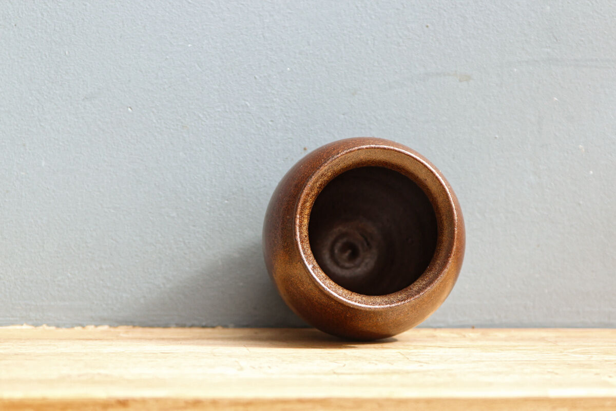 Sandstone vase, Marie-Laure Robin