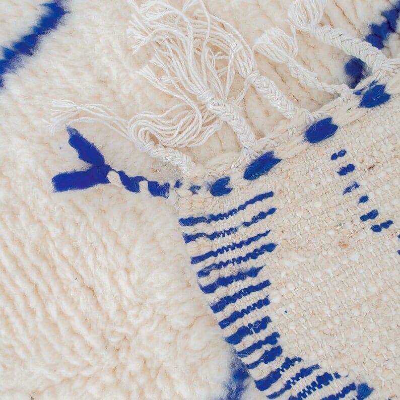 Traditional handwoven pure wool Berber rug size 150/250 cm
