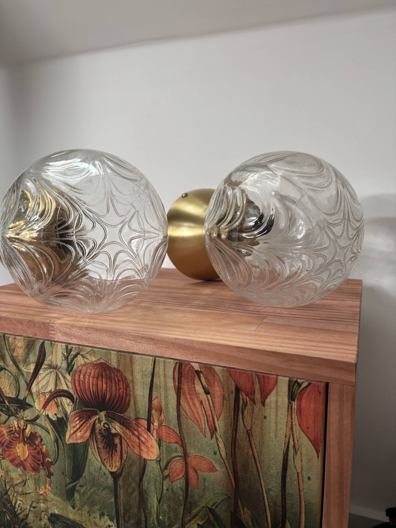 Paire d’appliques murales - ou plafonniers - boules